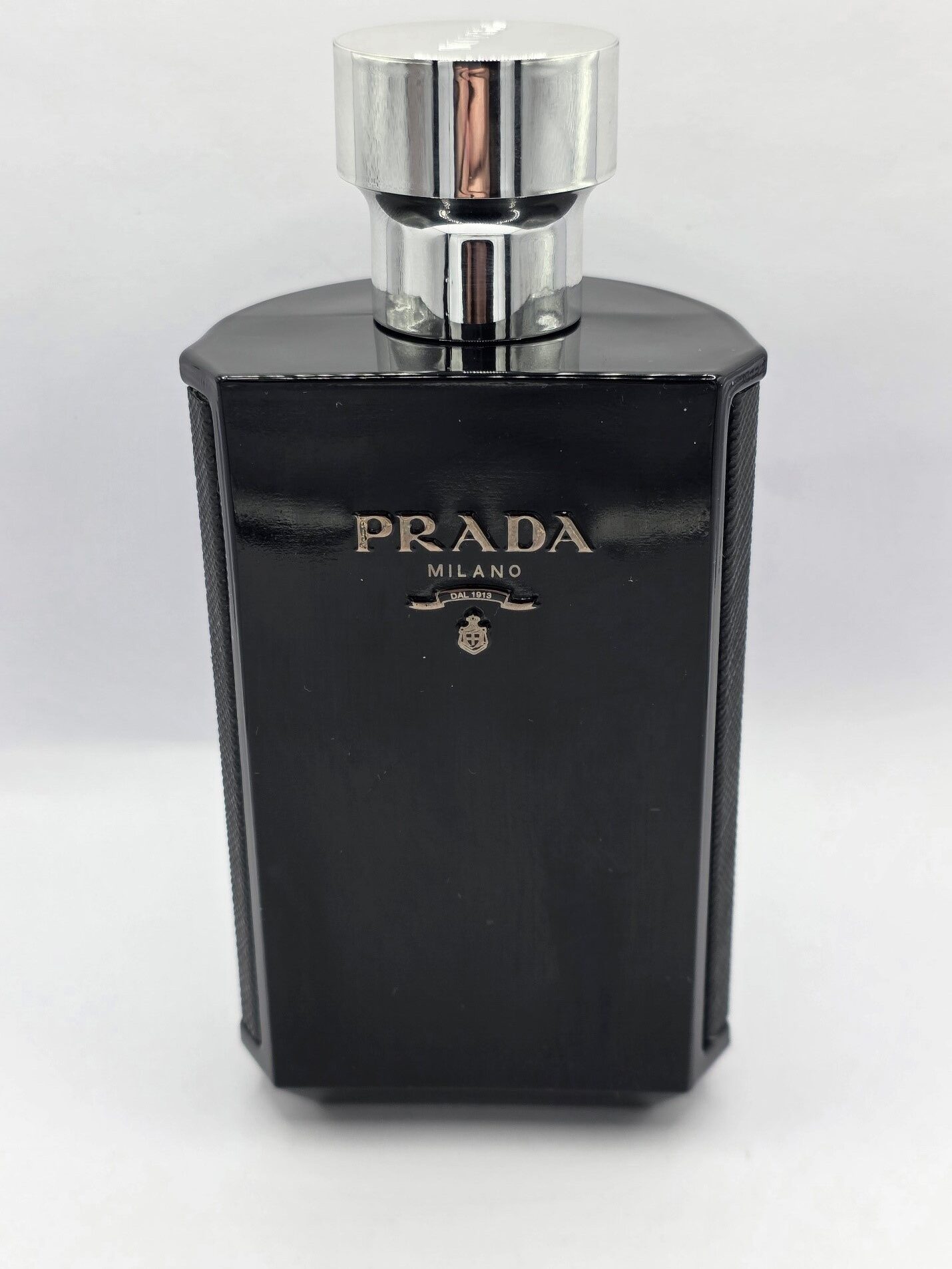 Versace Pour Homme Oud Noir – Smooth, Smoky Sophistication